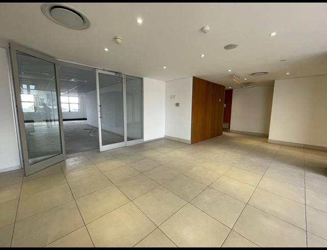 583M² OFFICE TO LET IN BRYANSTON